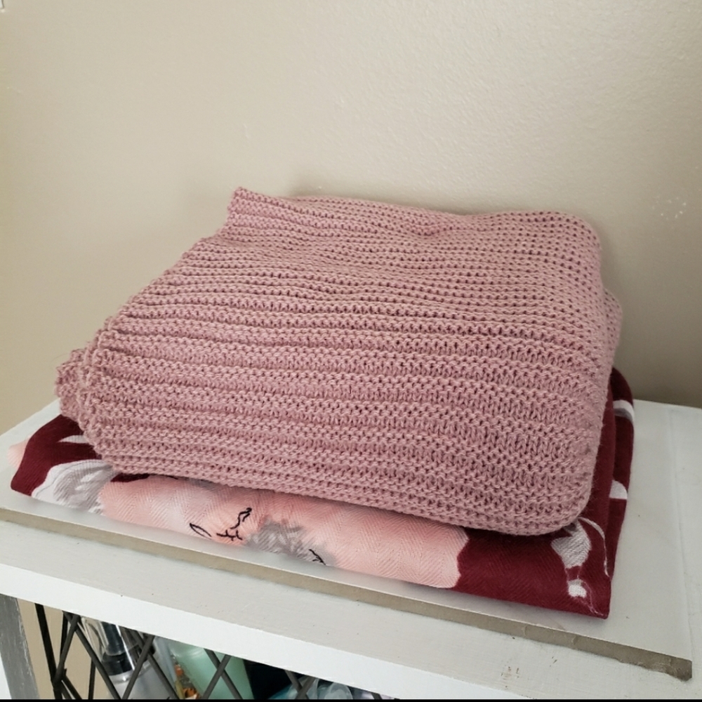 Pink/Burgundy/Mauve Scarves (2)